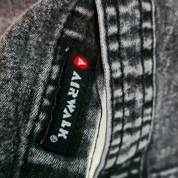 ⭐️3/$35 AIRWALK Denim Shirt NWOT - Picture 7 of 7